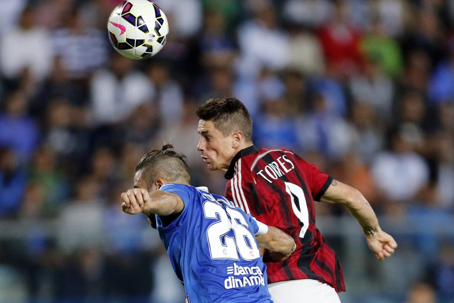 Ci pensa Torres a ridare fiducia al Milan: prima gara da titolare e subito prima rete in Italia. Reuters